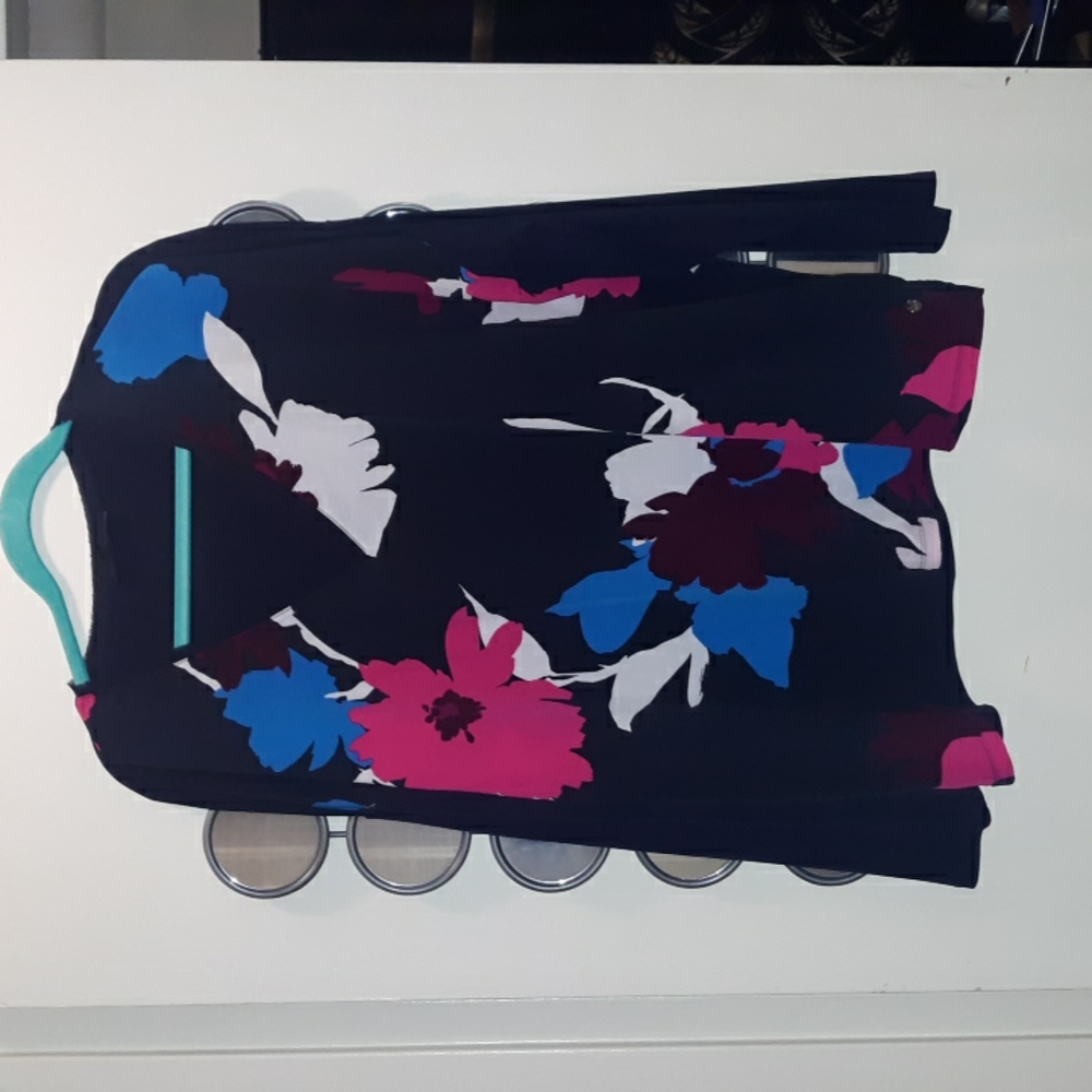 🌺DKNY MULTICOLORED Blouse